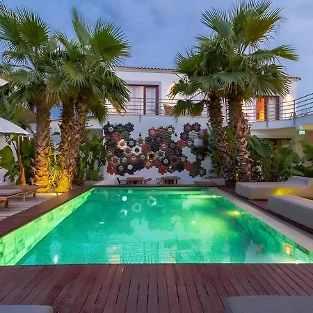 777 Adults Only Bed & Breakfast 4*